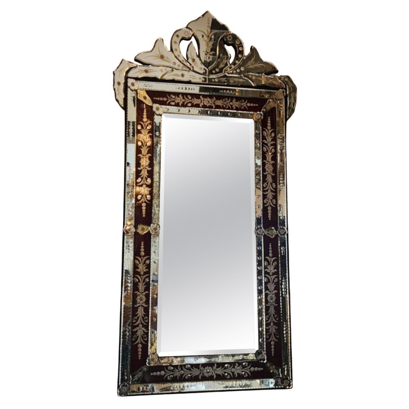 Miroir à bordure rouge vénitien en vente