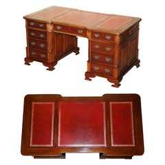 FINE ViNTAGE HARDWOOD & OXBLOOD LEATHER DOUBLE SIDED TWIN PEDESTAL PARTNER DESK