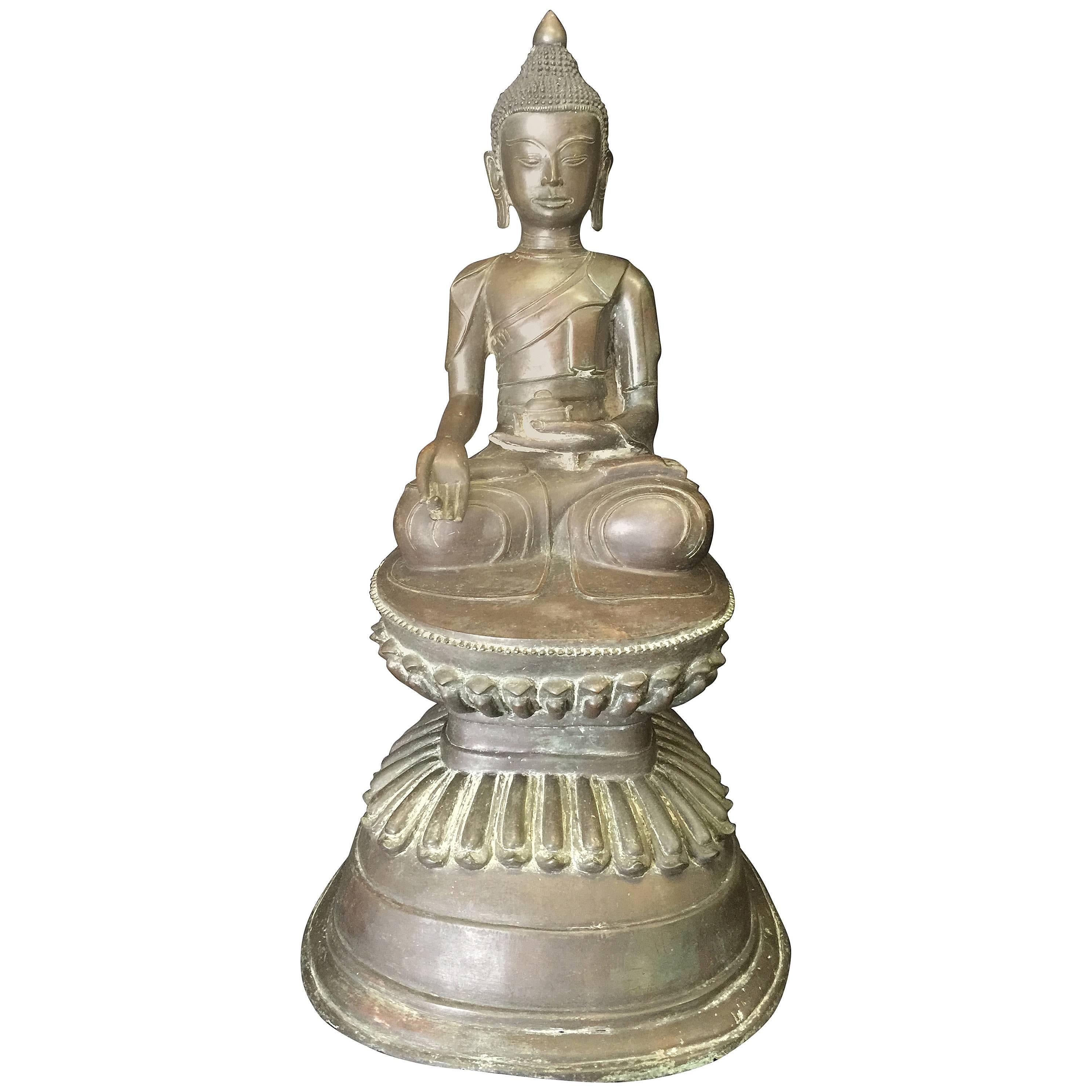 Antique Burmese Bronze Buddha, 18th Century, Awa For Sale