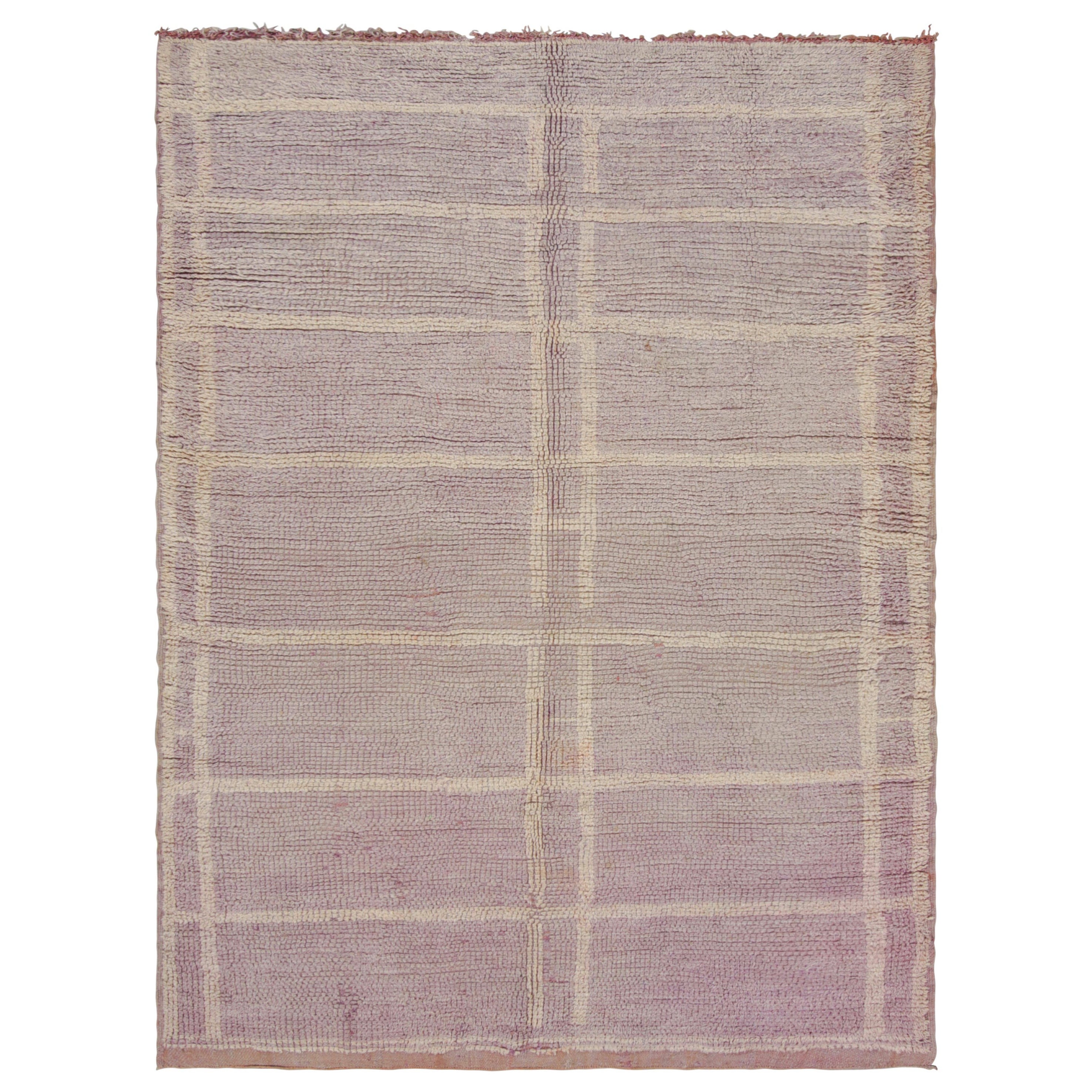 Marokkanischer Vintage-Teppich in Mauve und Beige mit geometrischen Mustern - Rug & Kilim im Angebot