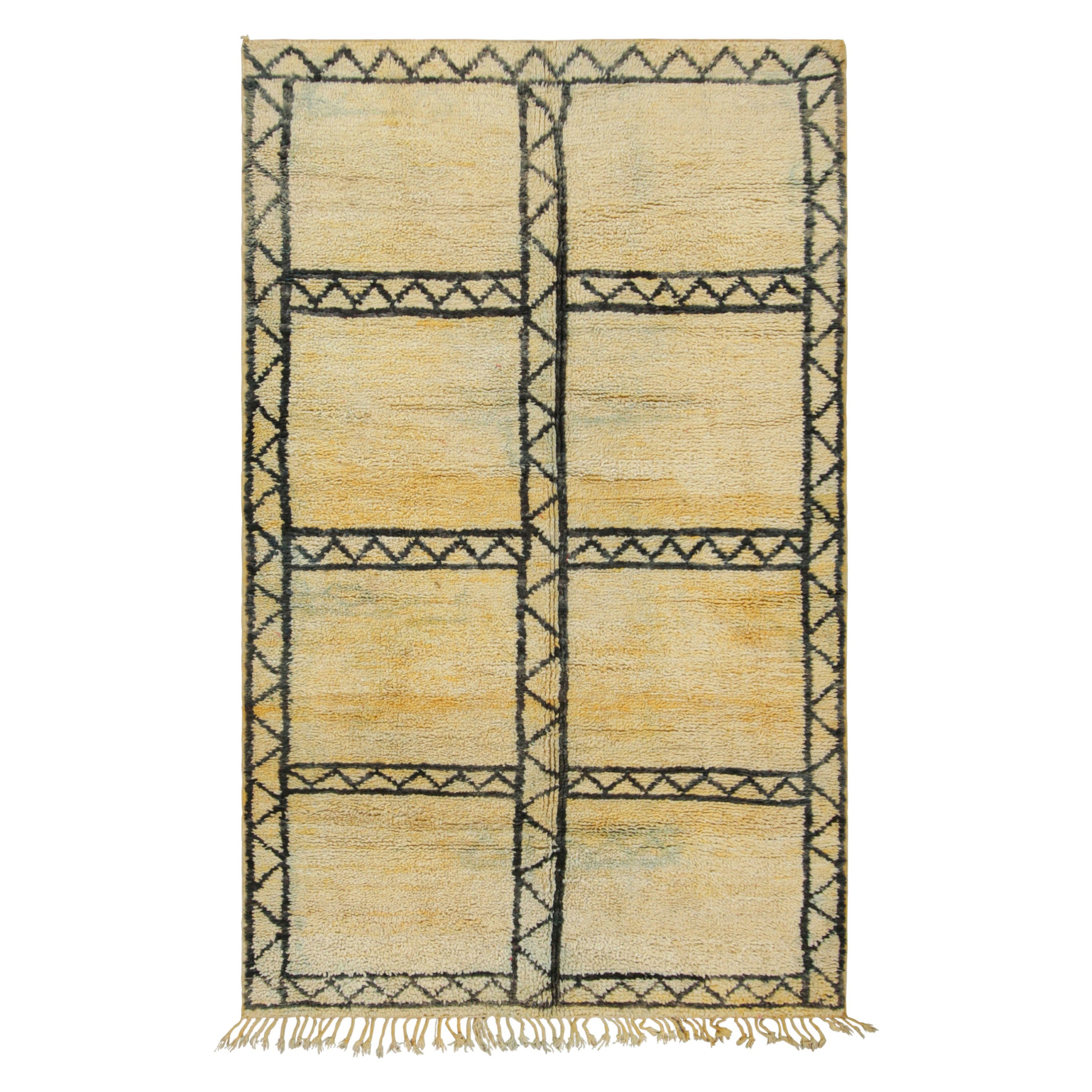 Marokkanischer Vintage-Teppich, Gold & Schwarz mit geometrischen Mustern - Rug & Kilim im Angebot
