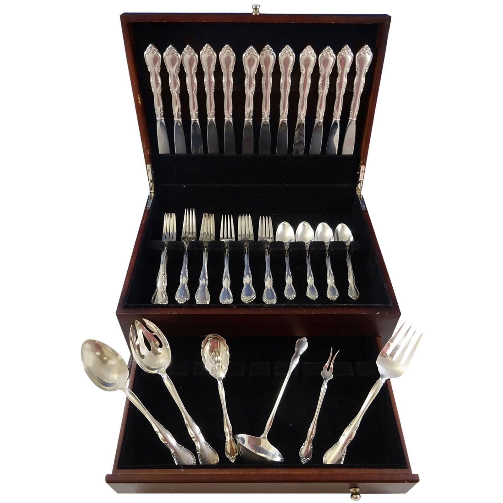 Nel 1963 gli abili designer di Gorham crearono una bellezza senza tempo con la tiara di rose. Con curve aggraziate e una delicata rosa sulla punta del manico, il diadema di rose aggiunge il tocco finale perfetto a ogni pasto.

Set di posate in
