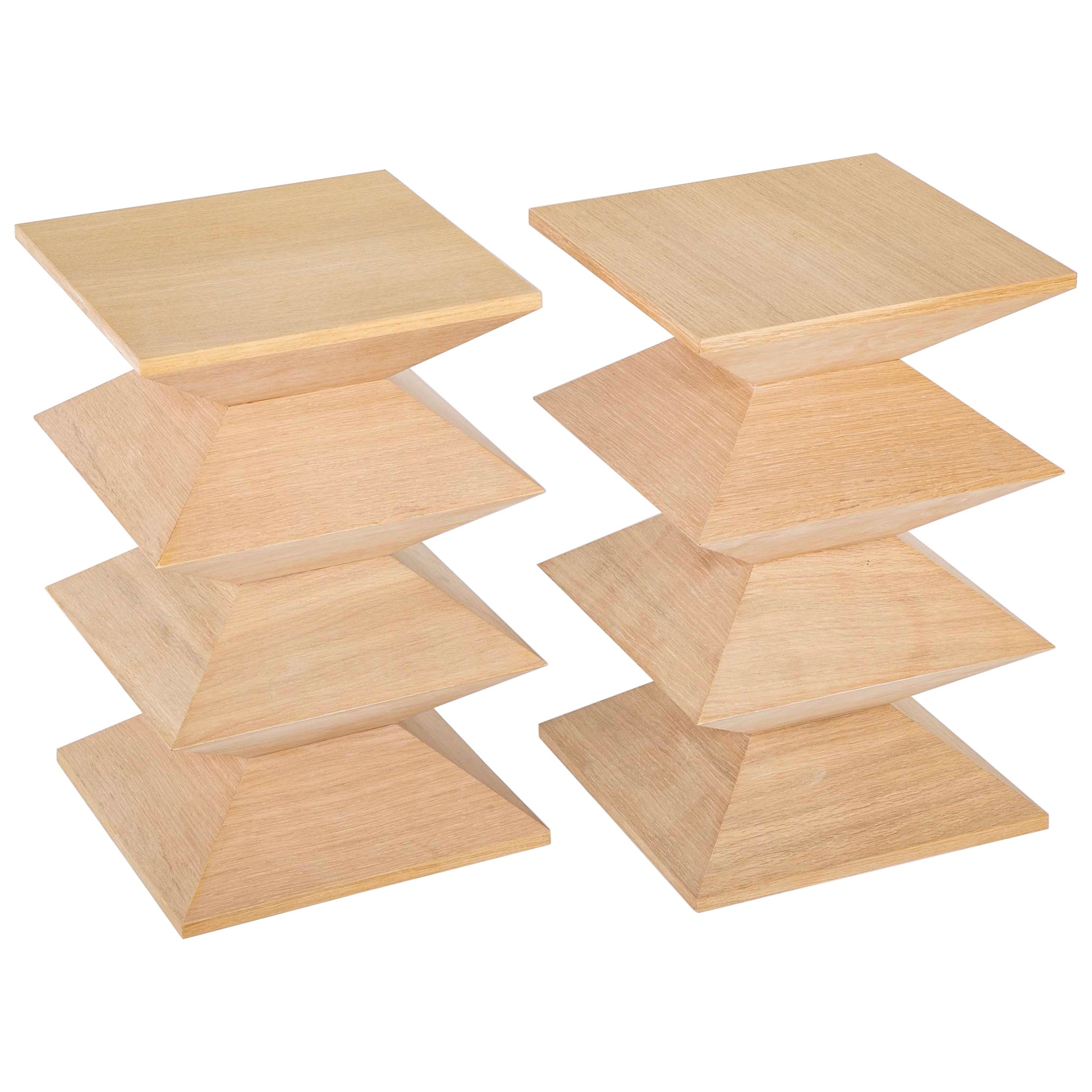 Paire de tables d'appoint en placage d'Oak Oak de style Brancusi en vente