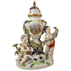 Meissen Lidded Urn Vase with Two Cherubs Rarity Kaendler Circle, circa 1850