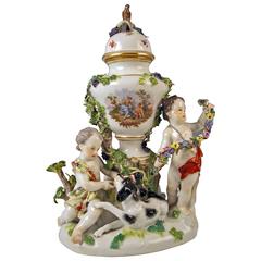 Meissen Lidded Urn Vase with Two Cherubs Rarity Kaendler Circle, circa 1850 1