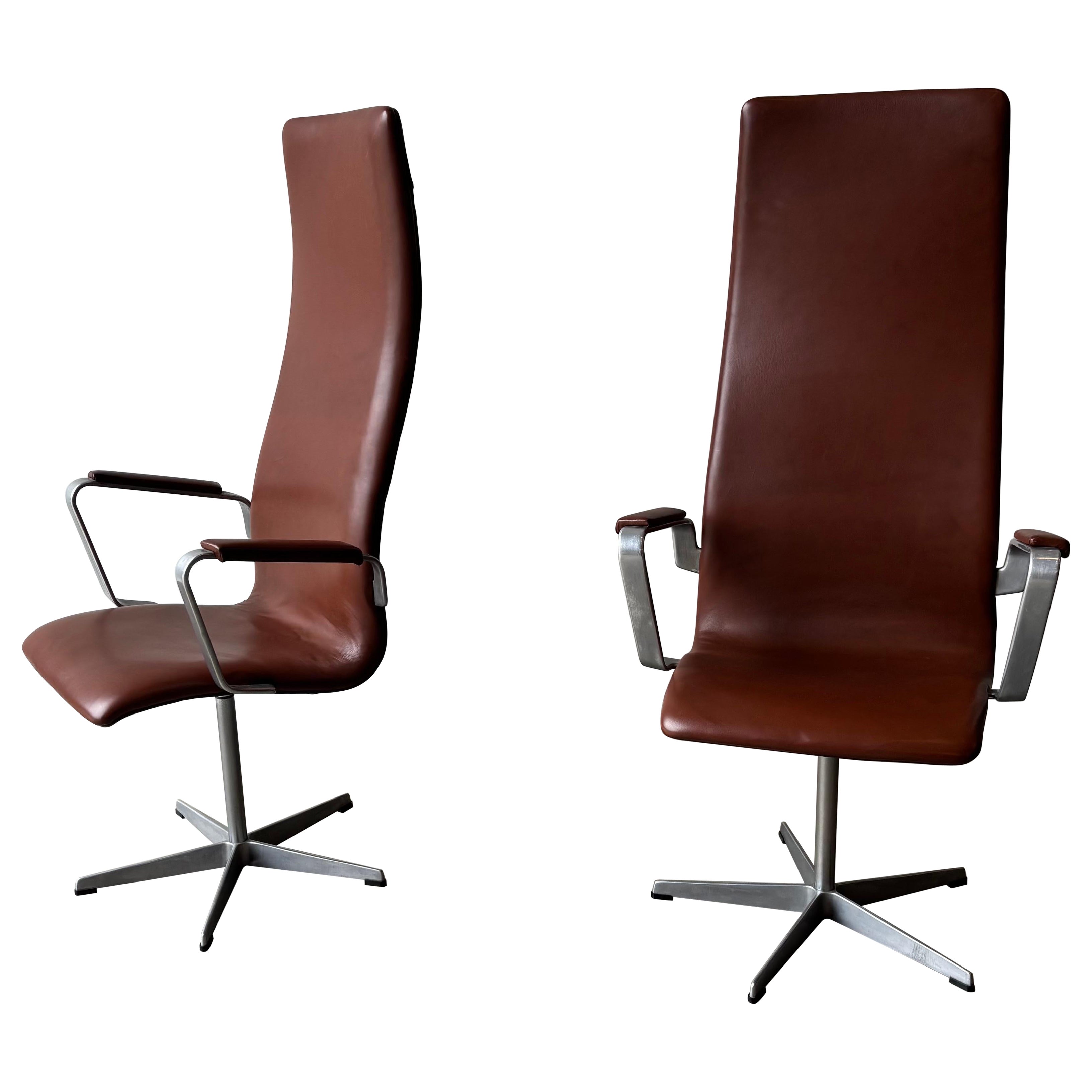 Danish Modern Pair of Arne Jacobsen Oxford Chairs by Fritz Hansen, 1960s