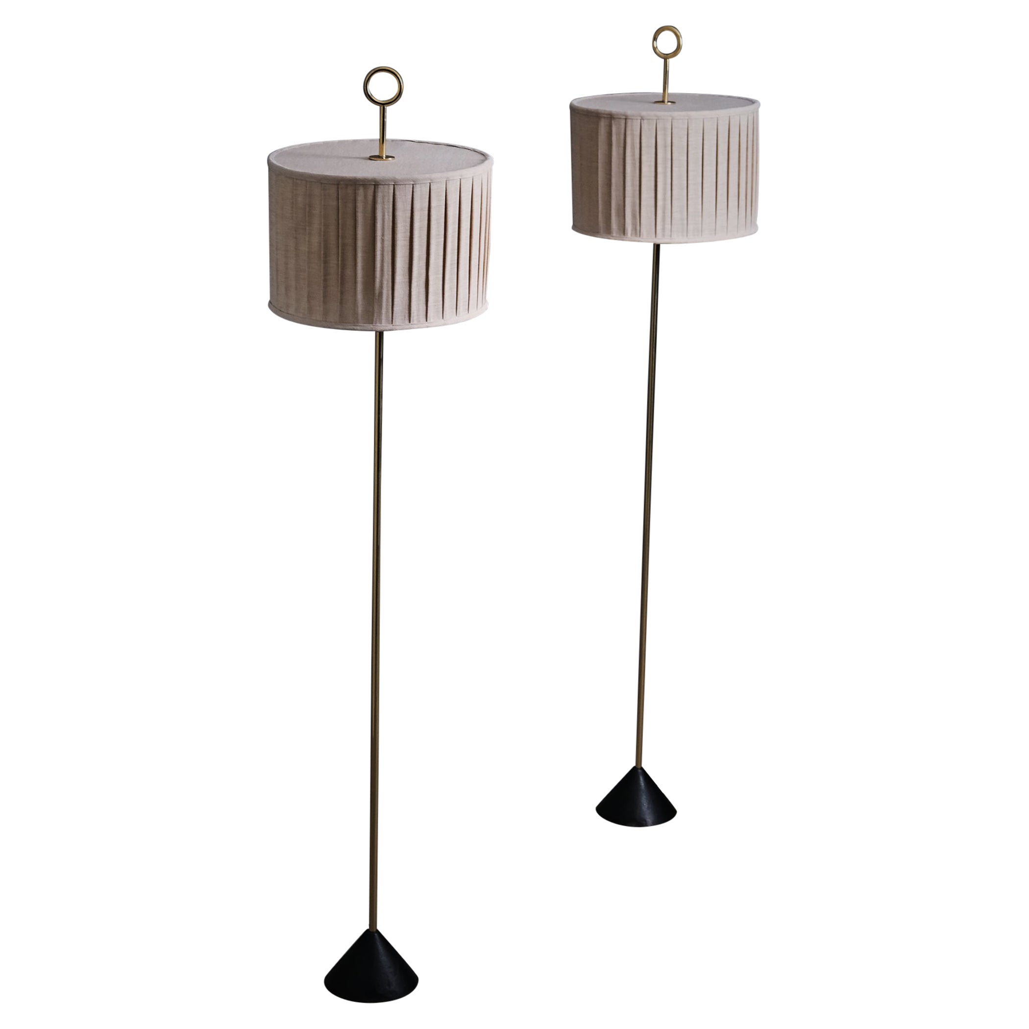 Pair of 'G-20' floor lamps by Hans-Agne Jakobsson, Sweden, 1950s en vente