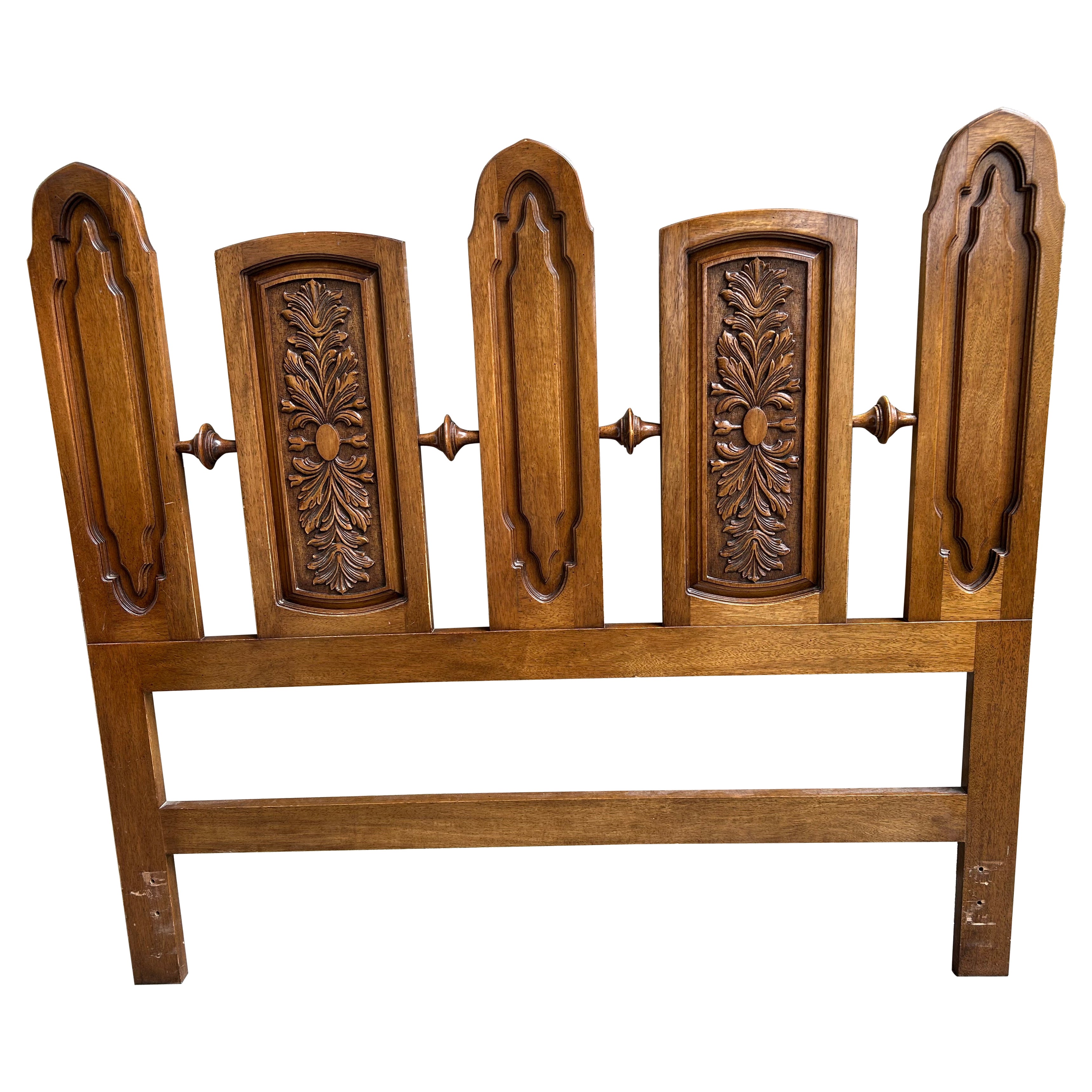 Stunning Daniel Jones Sculptural Walnut Queen Headboard Mid-Century Modern im Angebot