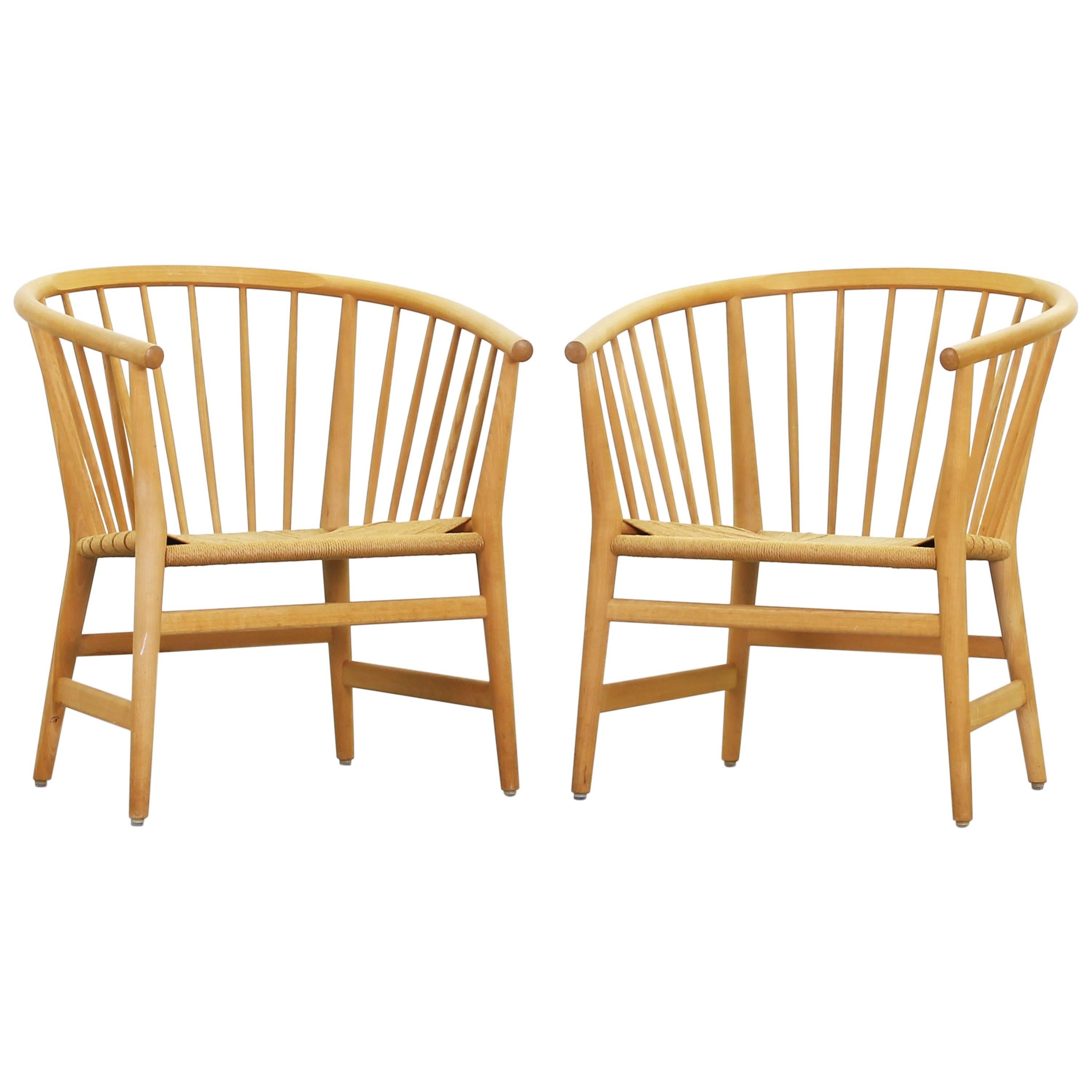Pair of Beautiful Danish Lounge Chairs by Hans J. Wegner for PP Møbler PP 112