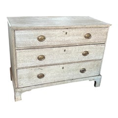 Commodes and Chests of Drawers