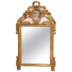 Frühes 19. Jahrhundert Französisch Louis XVI Giltwood Spiegel mit Portrait Medaillon
