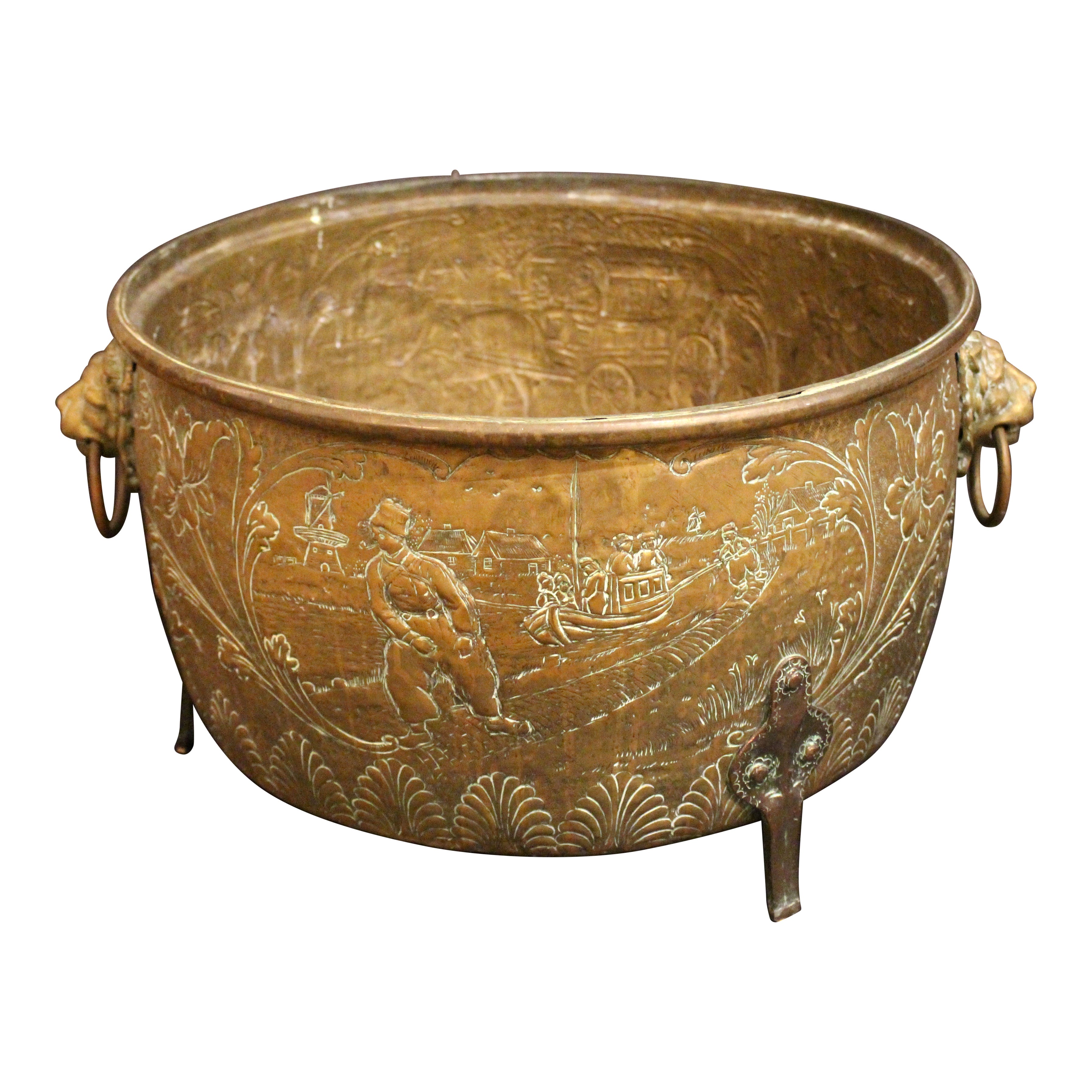 C. 1880 Jardiniere olandese in ottone repousse in vendita