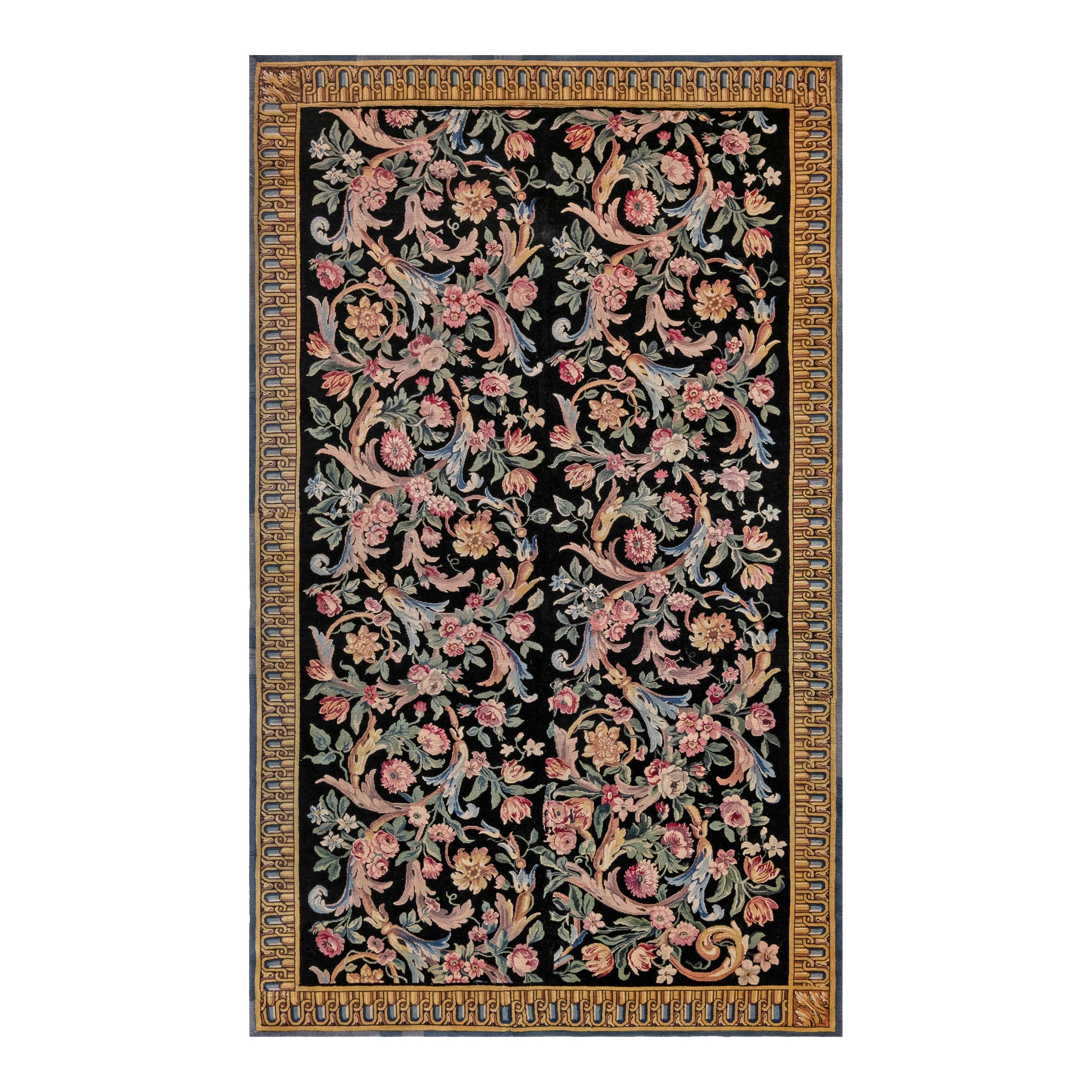 Tapis floral de Savonnerie Doris Leslie Blau début du 20e siècle, taille réglable en vente