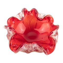 Cenicero vintage de cristal de Murano con burbujas rojas, atr. de Barovier & Toso, años 70