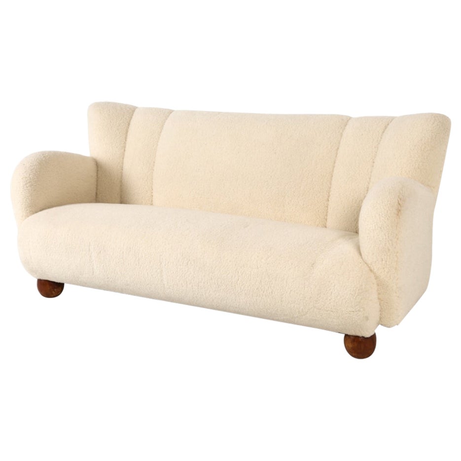 Marta Blomstedt Lambswool & Walnut Sofa, Finland circa 1940s For Sale