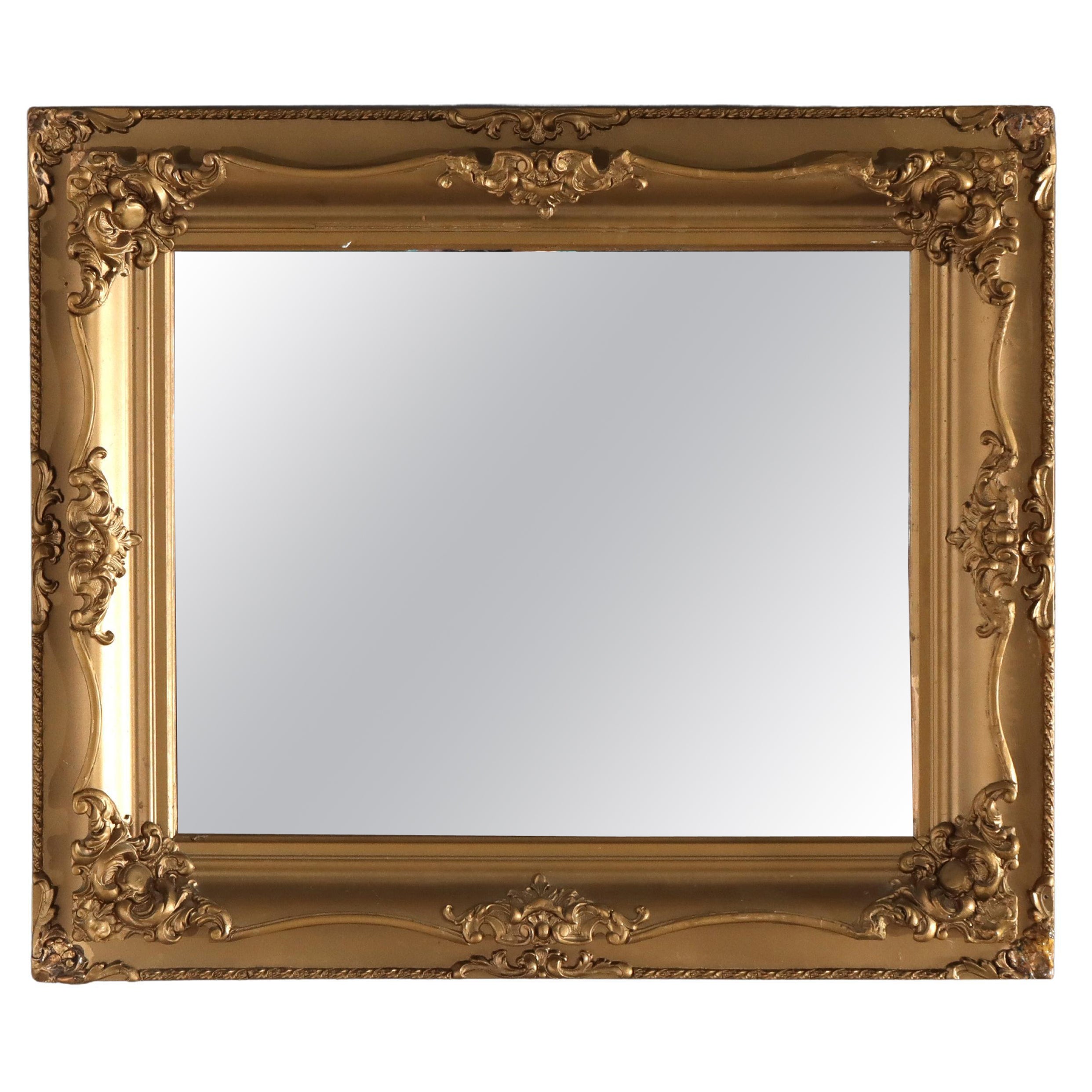 Antique Mirror Victorien dans un cadre en Wood Wood sculpté et doré C1890 en vente