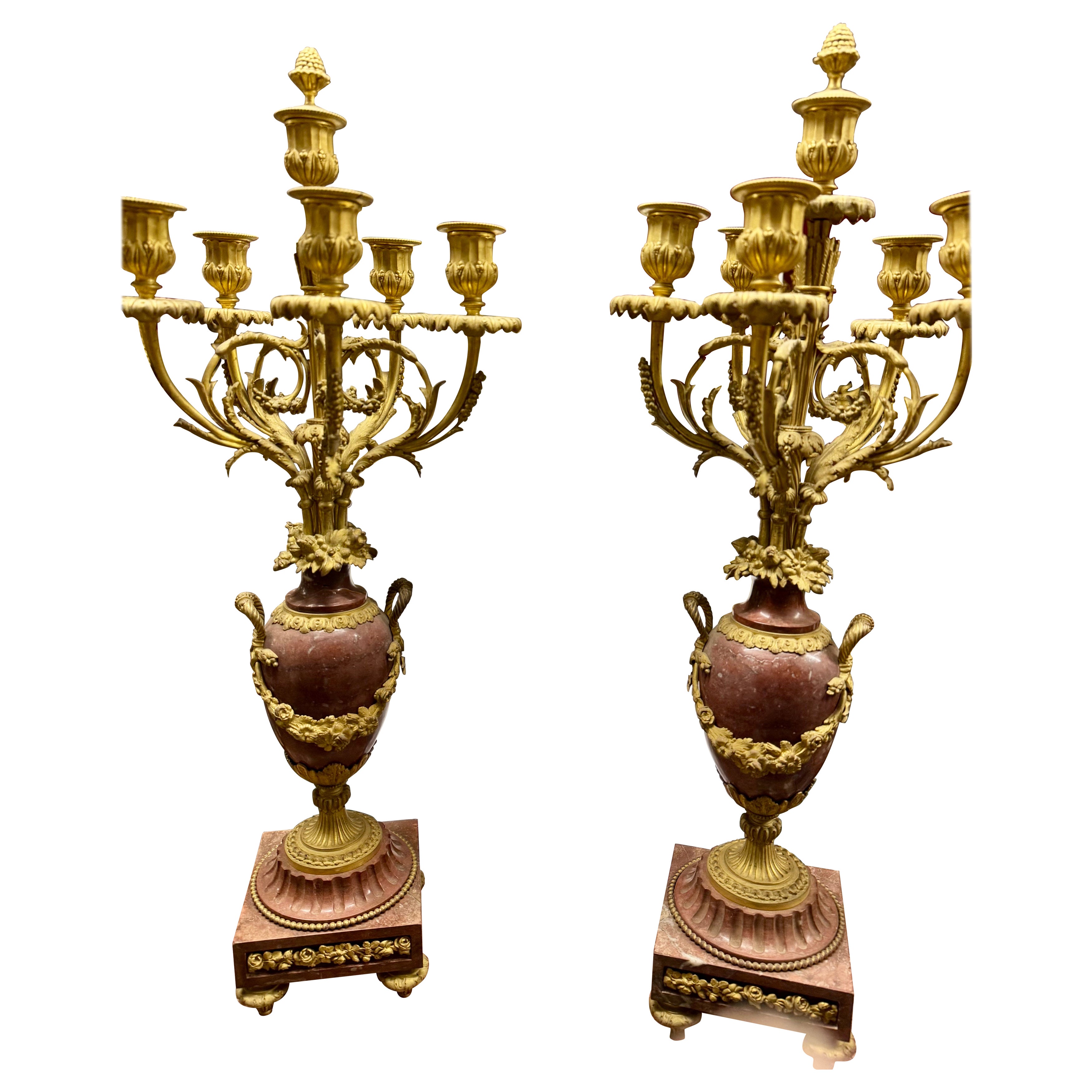 Coppia di candelabri in marmo e bronzo in vendita
