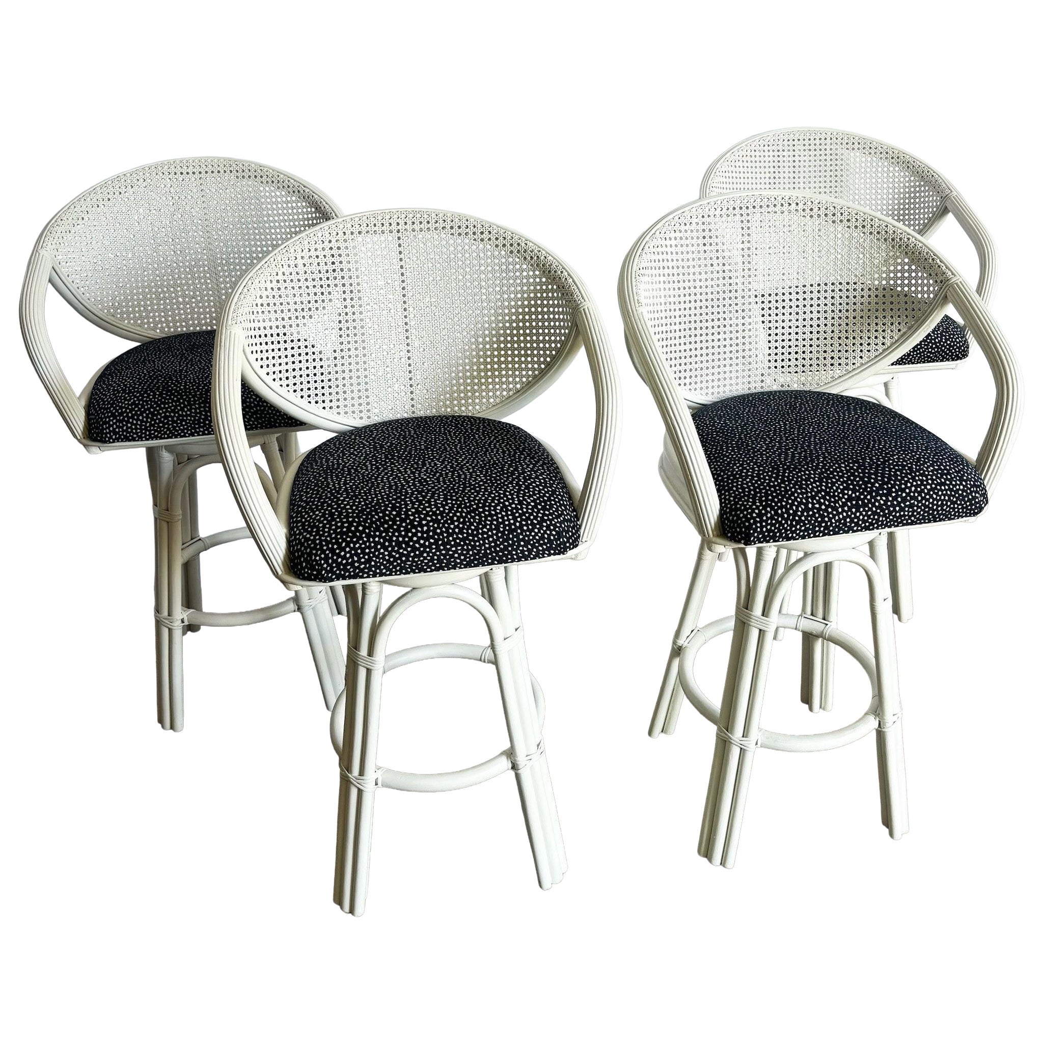 Taburetes Boho Chic con Respaldo de Caña de Ratán y Lápiz - Set de 4