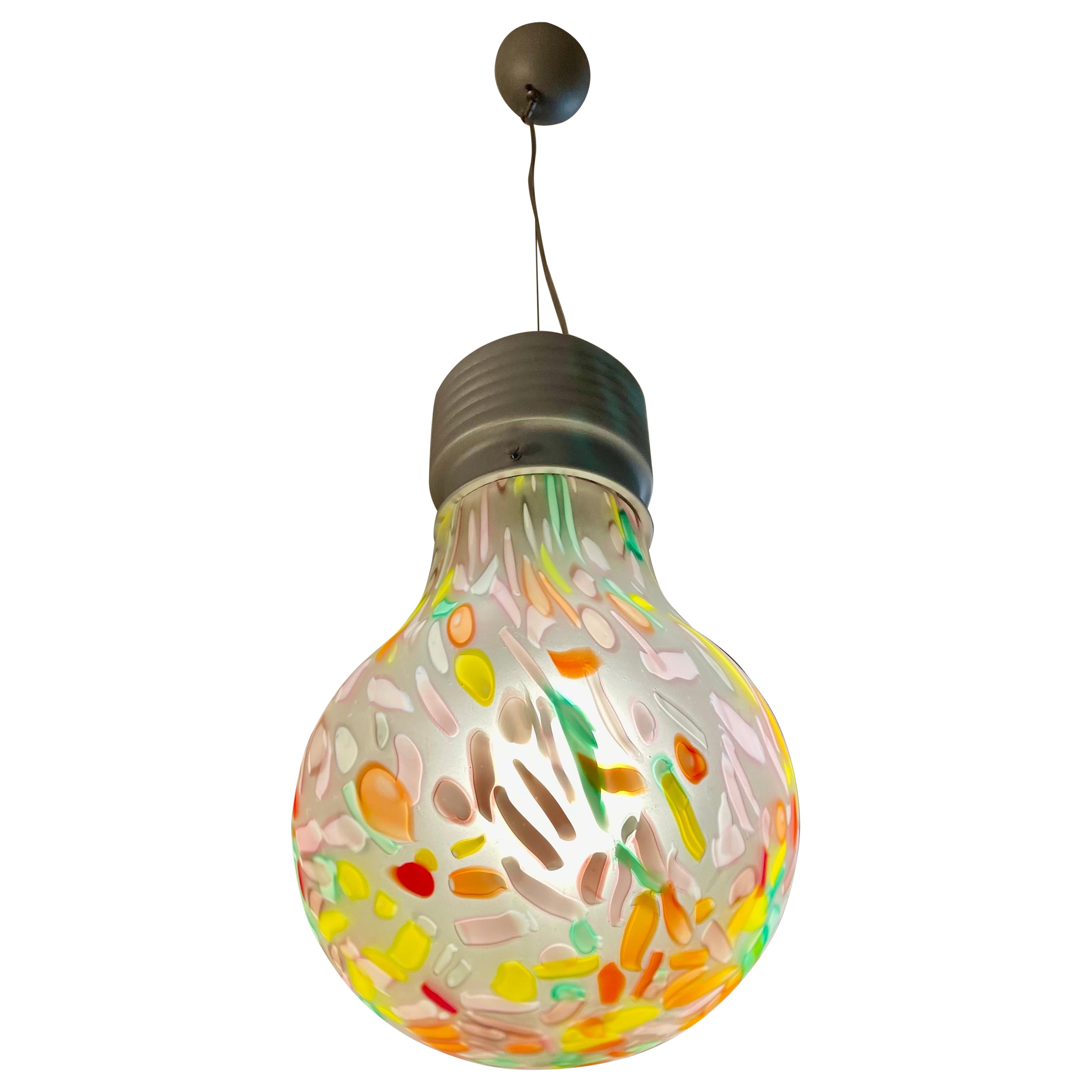 Lampada da soffitto italiana a forma di lampadina soffiata a mano di Due P, Italie 1980 in vendita