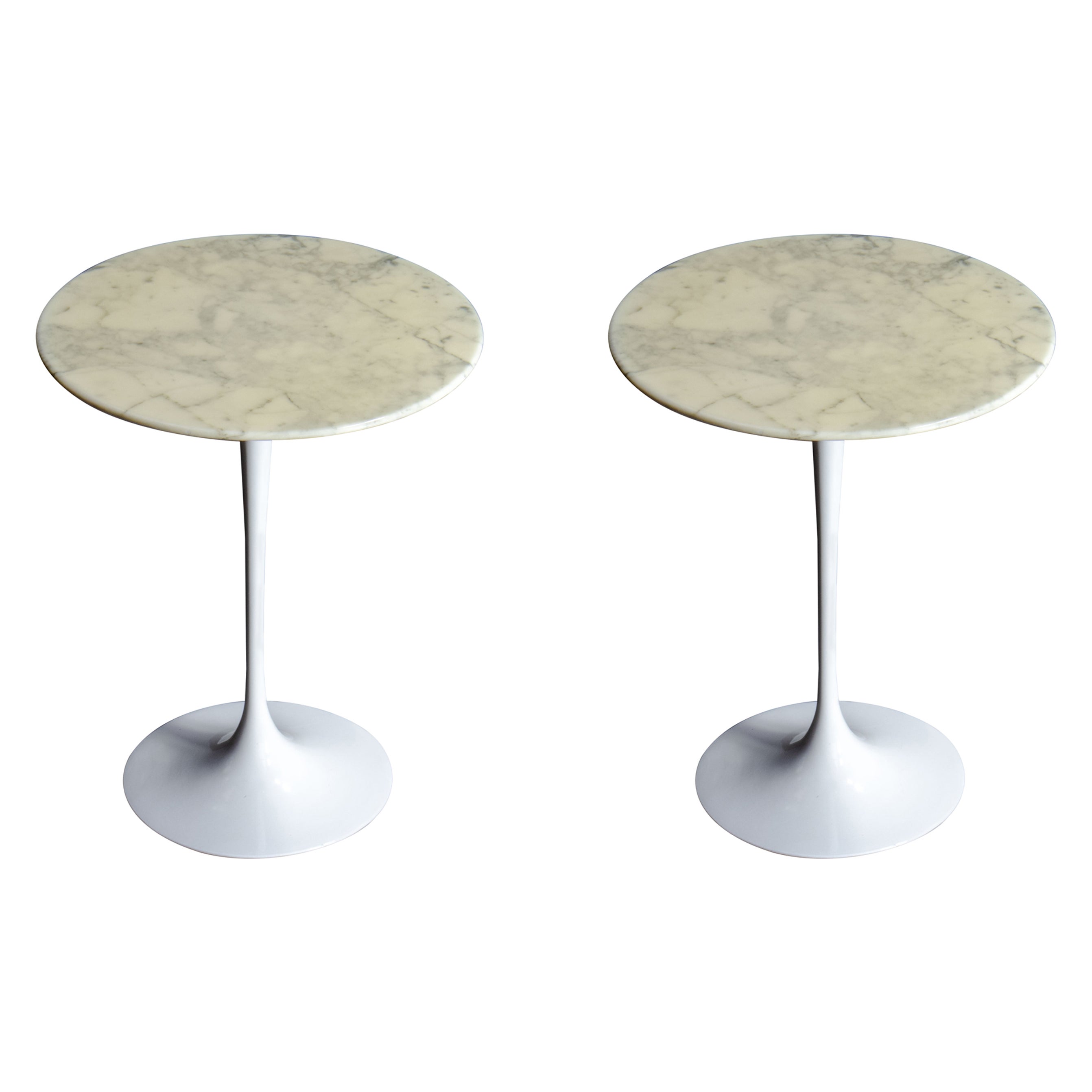 Pair of Early Carrara Marble Saarinen Tulip Side Table for Knoll International For Sale