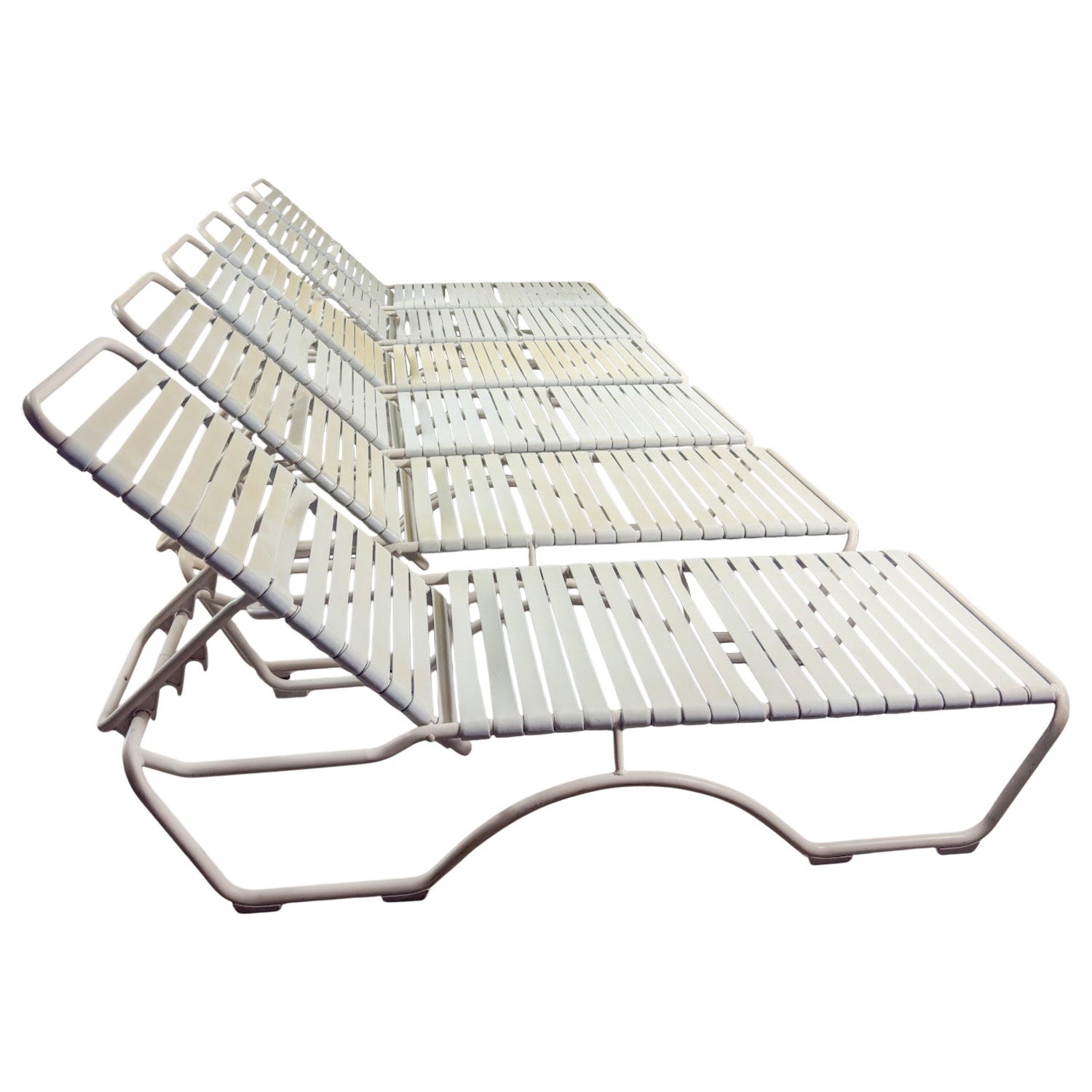 1950-1960 Lot de 6 chaises longues empilables Tropitone Kahana Aluminium & Vinyle