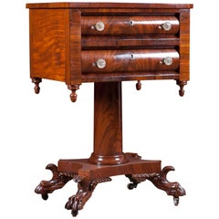 Neoclassical American Empire Side or Lamp Table in Mahogany, circa 1820