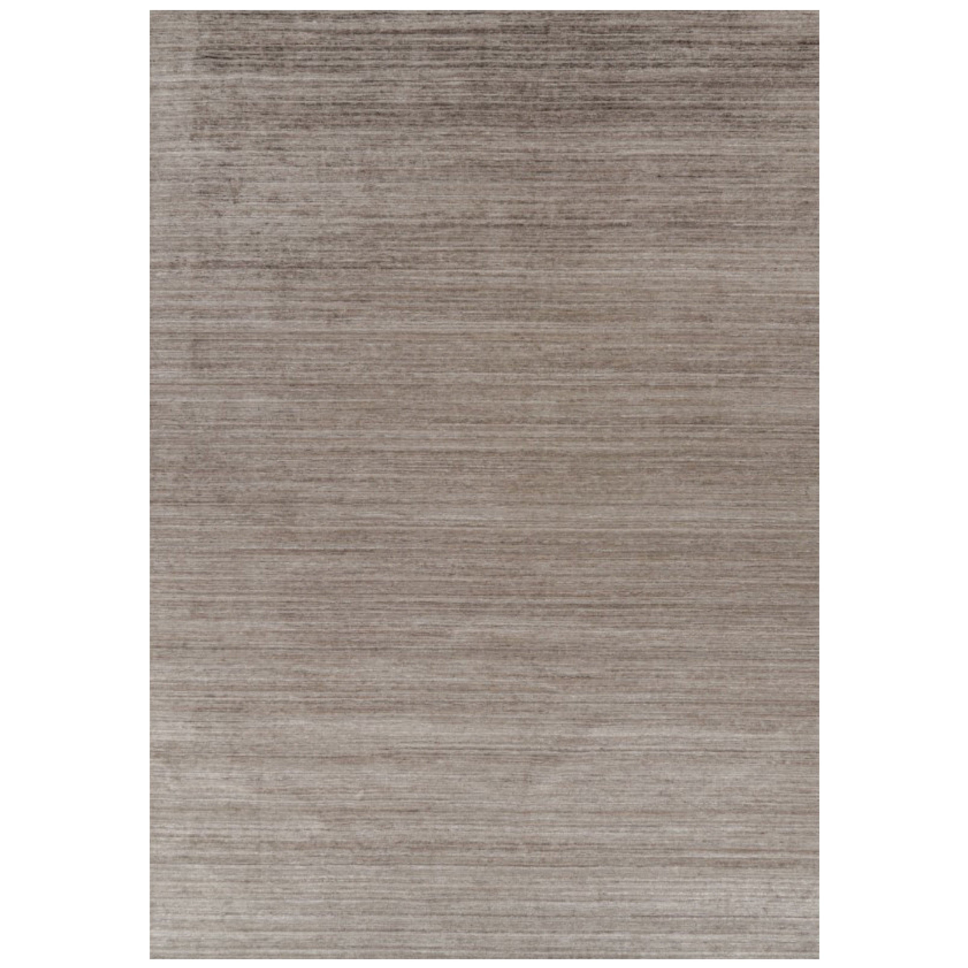 Rug & Kilim è un tappeto oversize con toni solidi beige-marrone e striature. in vendita