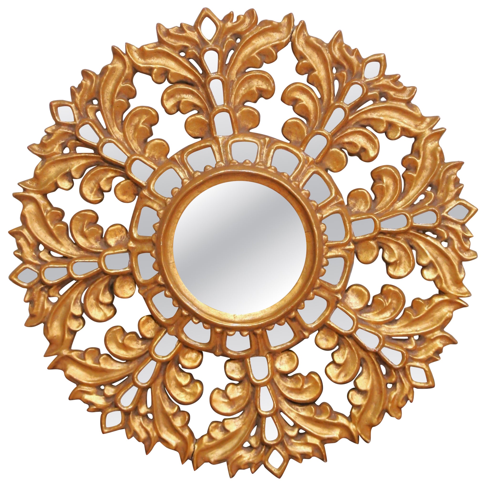 Espejo francés de madera dorada tallada de principios del siglo XX con inserciones de cristal tallado en venta