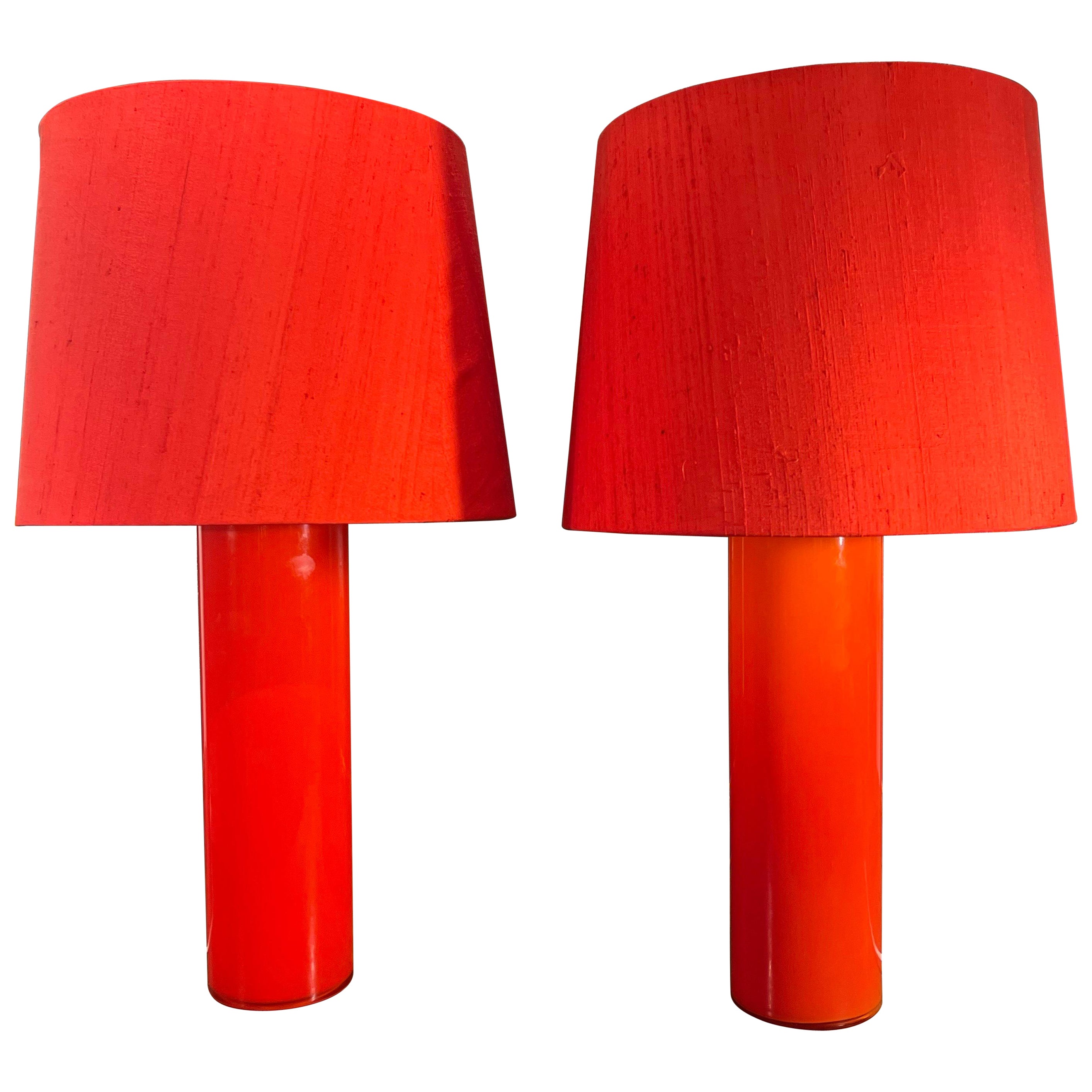 Coppia di lampade da tavolo in cristallo rosso di Luxus in vendita