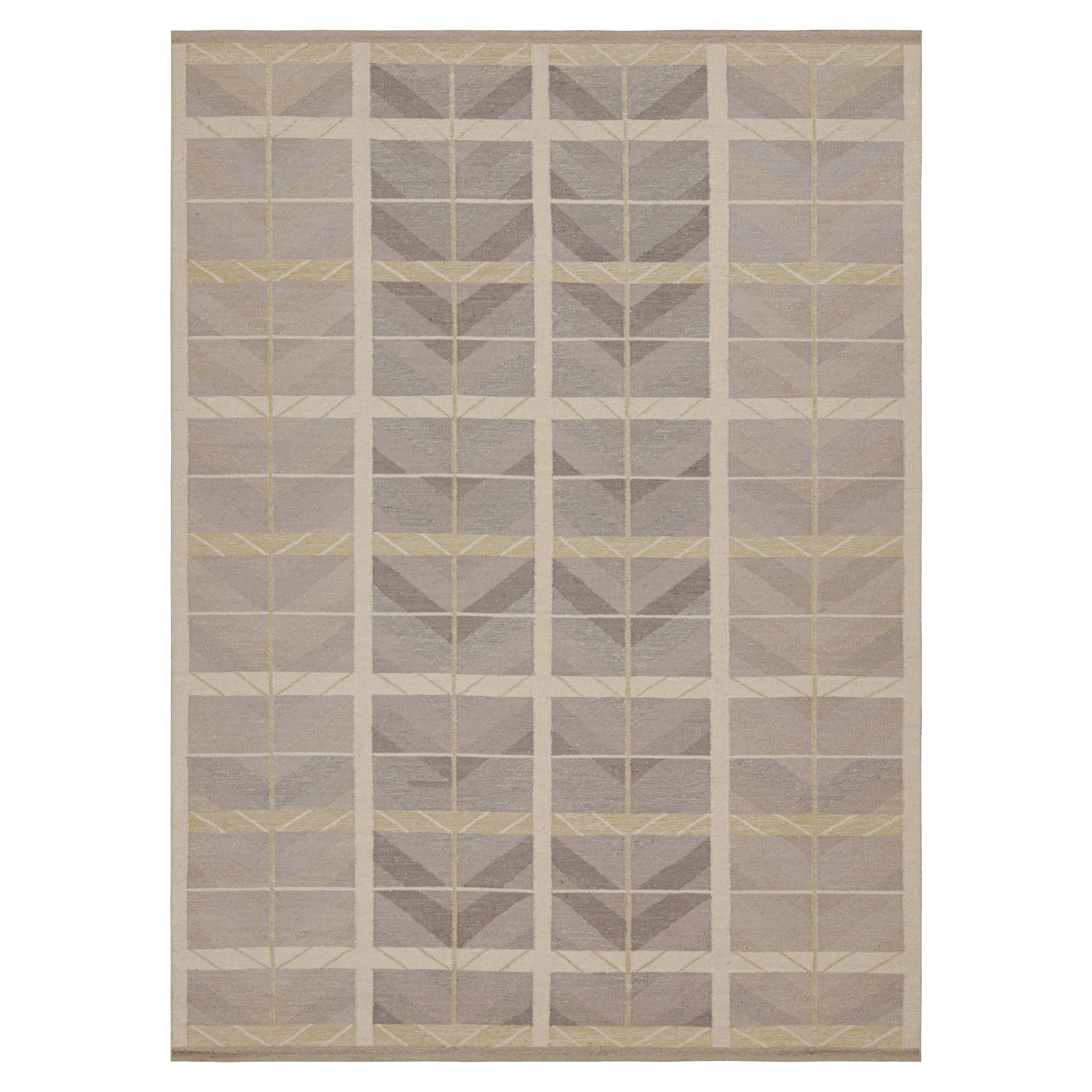 Rug & Kilim è un kilim in stile scandinavo con motivi geometrici e chevrons color grigio scuro. in vendita