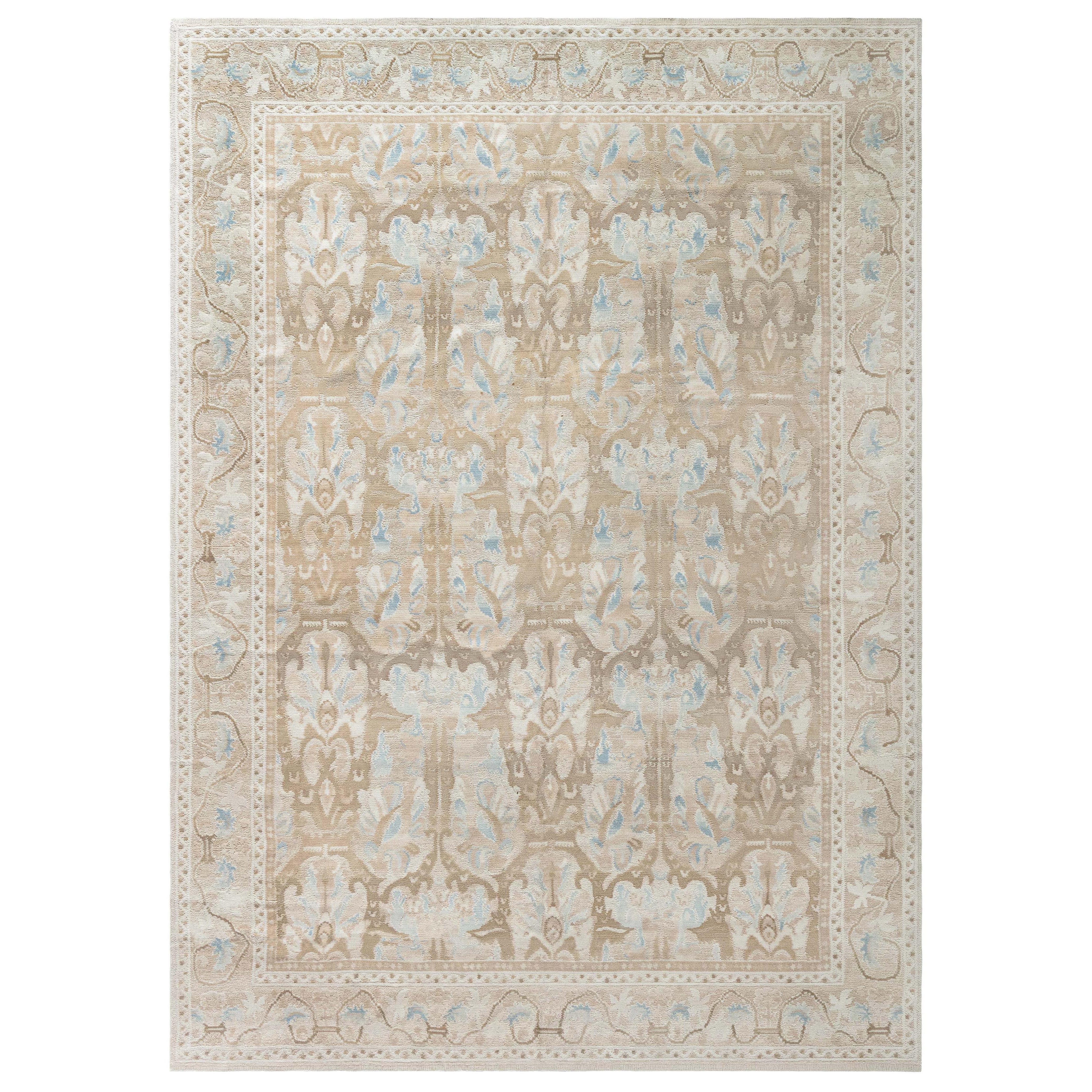 Tapis en laine fait à la main beige et bleu Alhambra Design de Doris Leslie Blau en vente