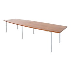 1970s 12.5ft John Widdicomb Conference Table in Walnut with Chromed Steel Legs (Table de conférence en noyer avec pieds en acier chromé)