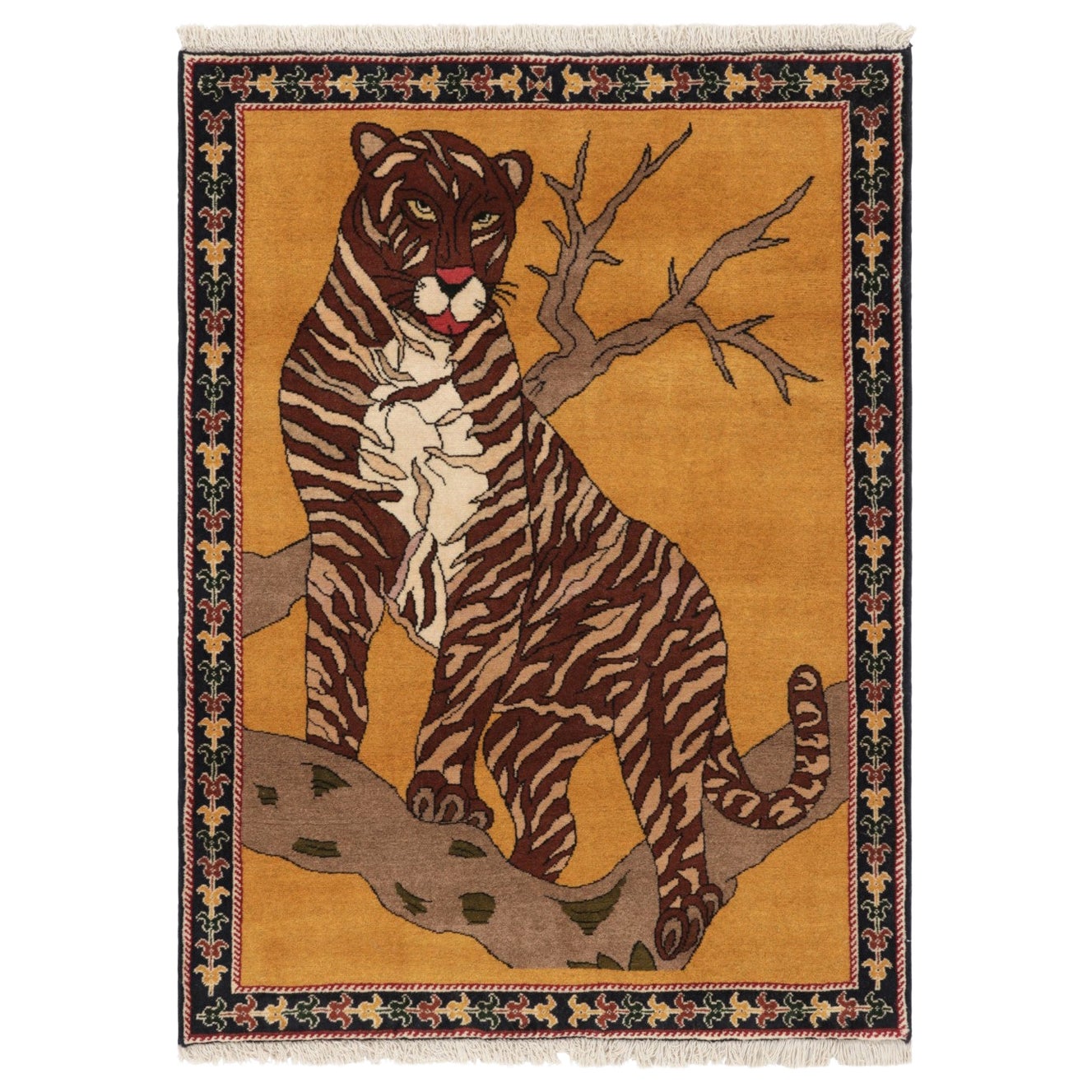 Tapis persan vintage Gabbeh en ambre avec motif tribal de tigre - Rug & Kilim en vente