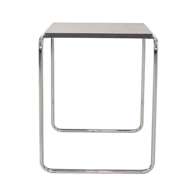 1990er Marcel Breuer für Thonet Laccio Hoher Beistelltisch / Endtisch aus schwarzem Laminat im Angebot
