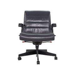 1996 Richard Sapper Management Desk Chair en cuir gris avec base pneumatique