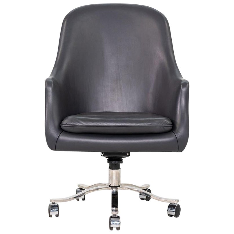 2006 Nicos Zographos Alpha Bucket Executive Desk Chair in pelle grigia