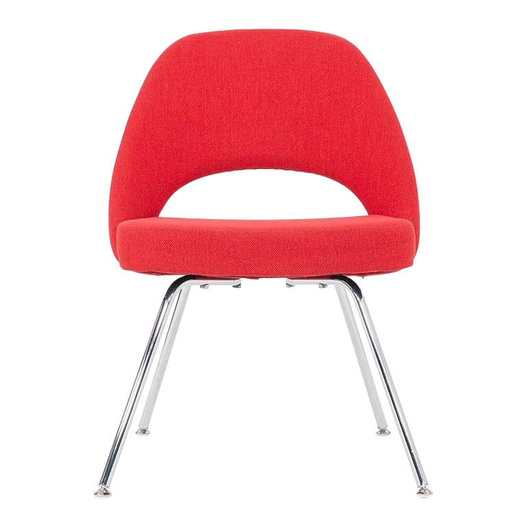 2019 Eero Saarinen for Knoll Armless Executive Dining Chair in Red Fabric en vente