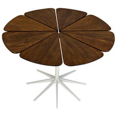 Mesa auxiliar Early Petal de Richard Schultz para Knoll en cedro, EE.UU., años 60