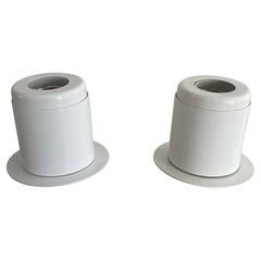 Paire de lampes murales en métal blanc au design minimal Attr. à Artemide, années 1970, Italie