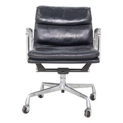 1989 Herman Miller Eames Soft Pad Management Desk Chair en cuir noir