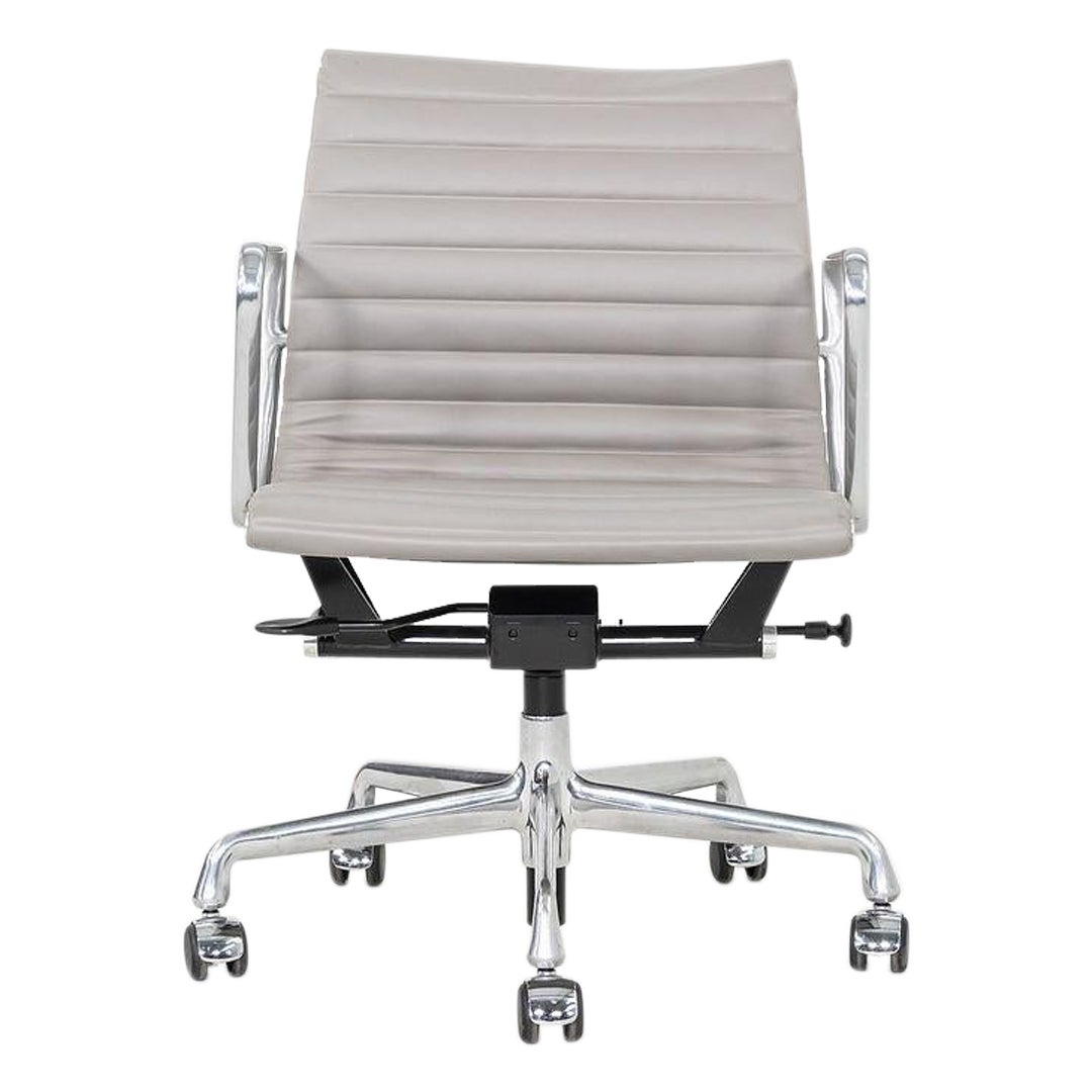 2010s Herman Miller Eames Aluminum Management Desk Chair in Grey Naugahyde For Sale