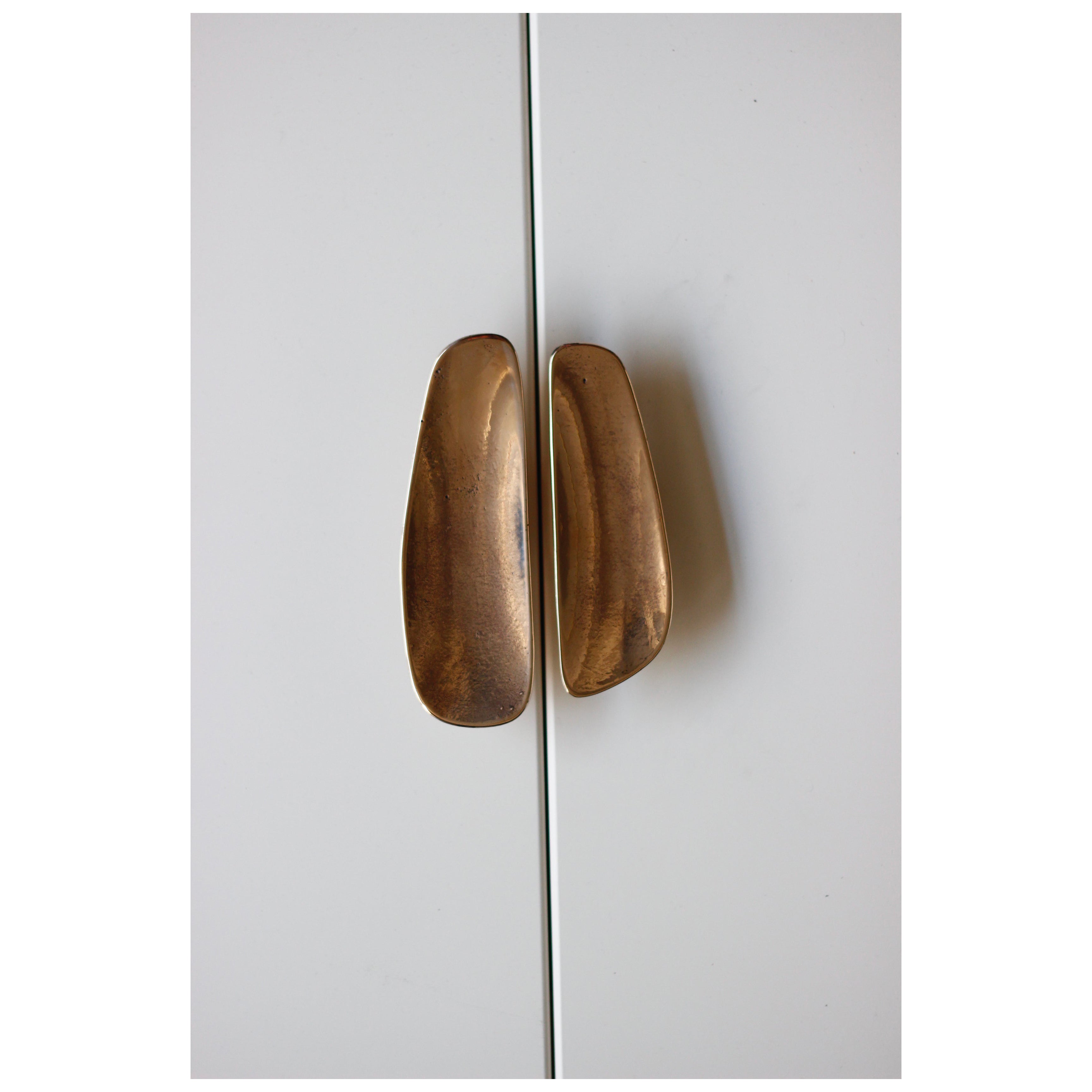 The Fermat Joinery range provides a tactile and beautiful addition to interior spaces.   Designed to be applied to cabinets and internal doors,  these soft forms are a pleasure to handle. 

Sand cast in solid bronze and finished by hand, they are