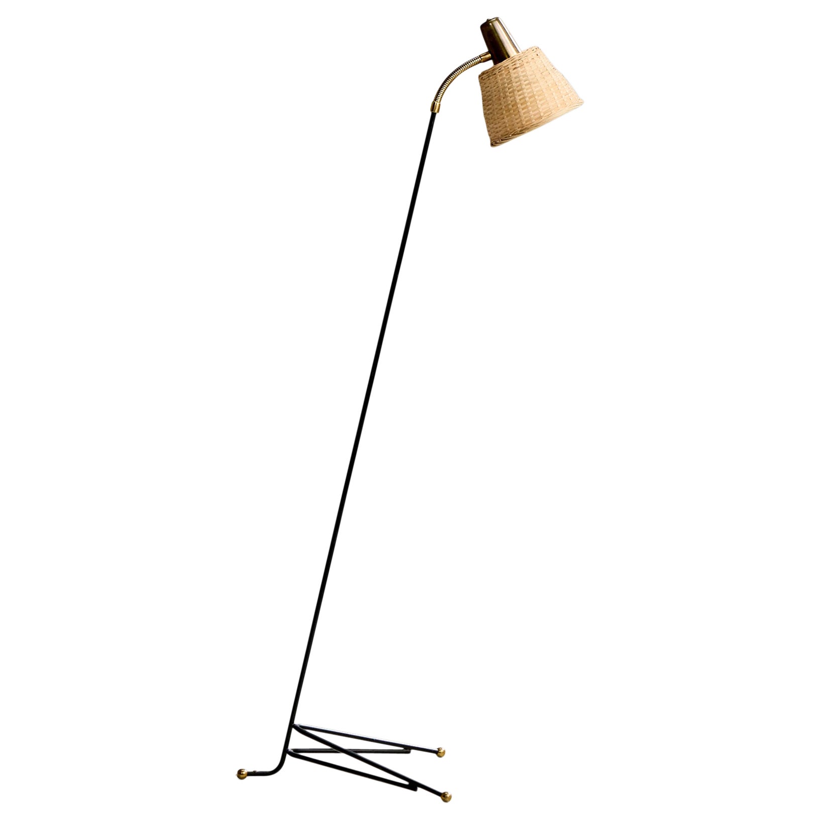 Svend Aage Holm Sørensen, Stehleuchte, Metall, Messing, Rattan, Schweden, 1950er Jahre im Angebot