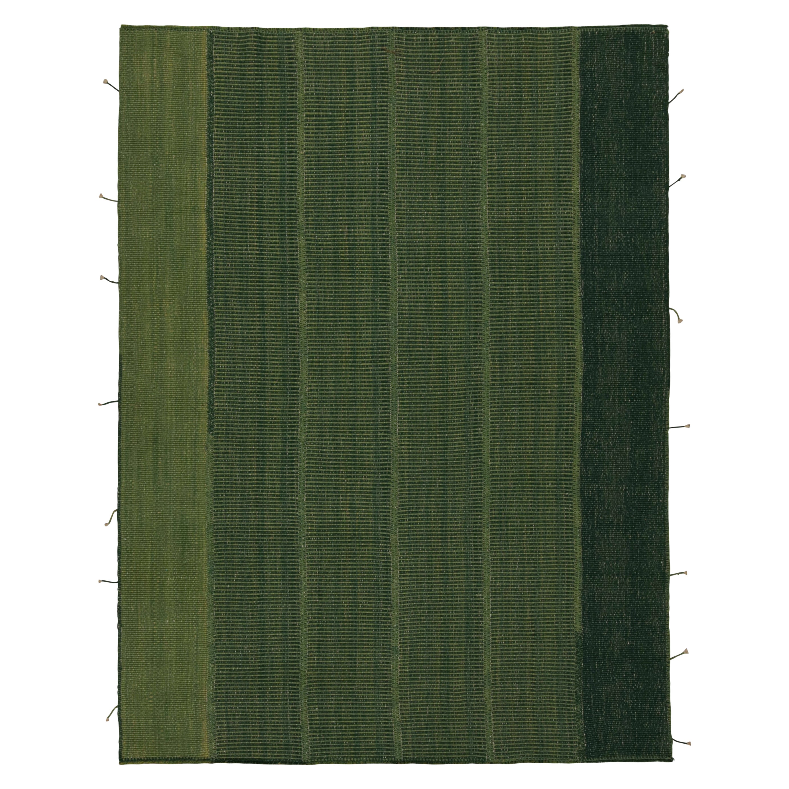 Modernes Kilim von Rug & Kilim in grünen Streifen mit Akzenten in Forest und Chartreuse im Angebot