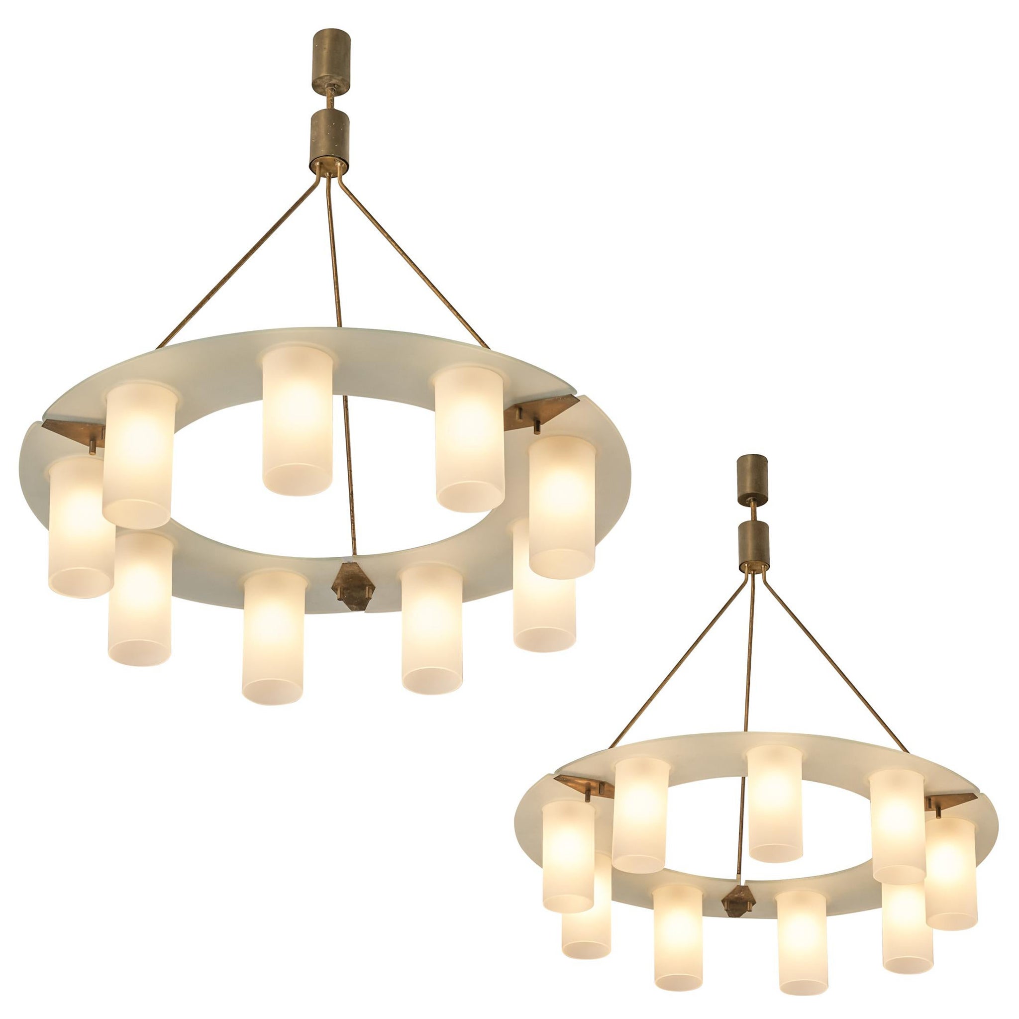 Lampadari italiani del Mid-Century Modern degli anni '50 in vetro satinato e ottone in vendita
