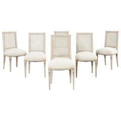 Ensemble de six chaises de salle à manger en rotin peintes de style gustavien suédois