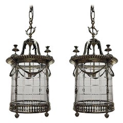 Anfang des 20. Jahrhunderts Seltenes Paar von  Windlichter aus Messing und Glas