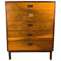 Comò a 5 cassetti in noce del Mid Century Furniture realizzato da Johnson Furniture