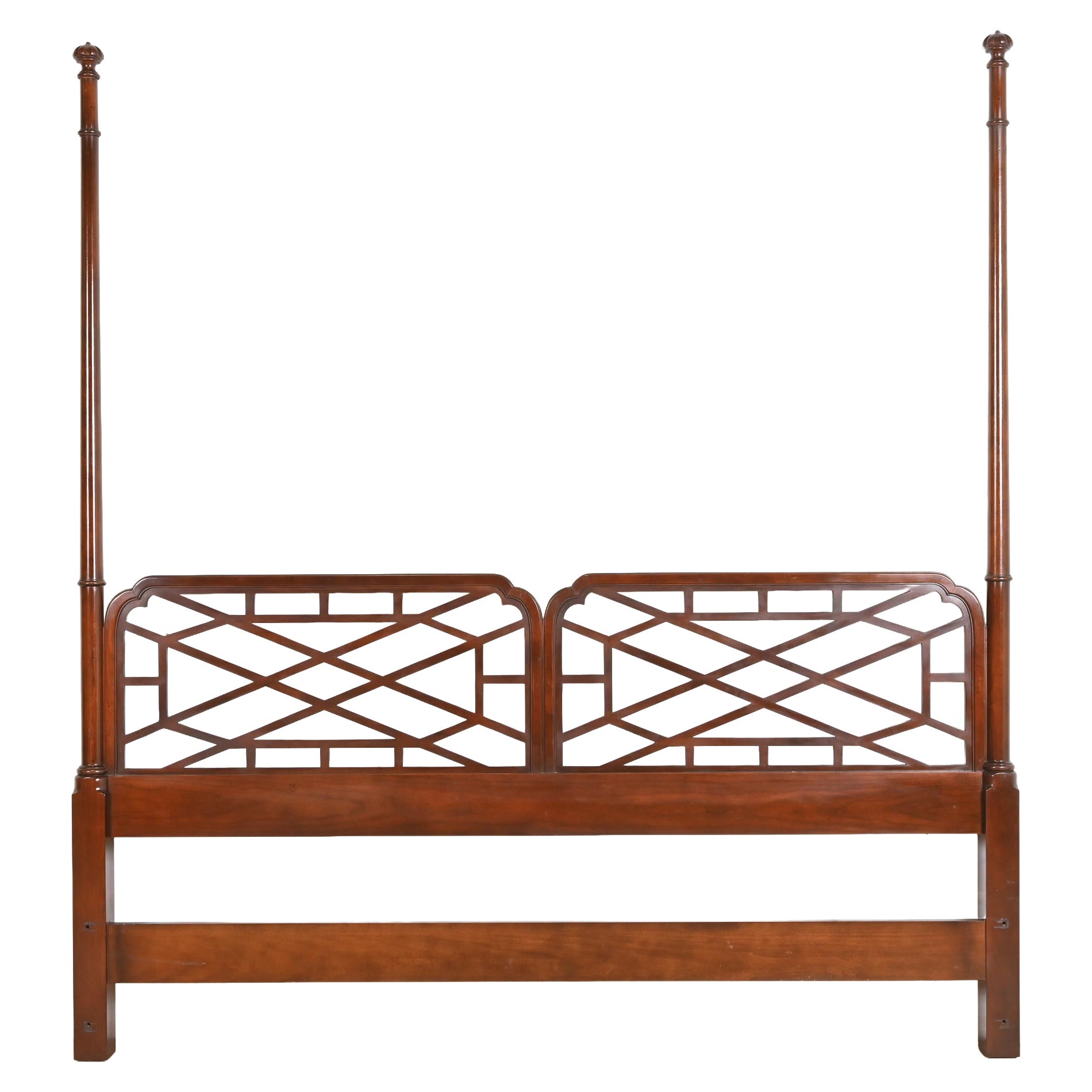 Baker Furniture Chinese Chippendale Cherry Wood King Size Poster Headboard (Tête de lit à baldaquin en bois de cerisier)