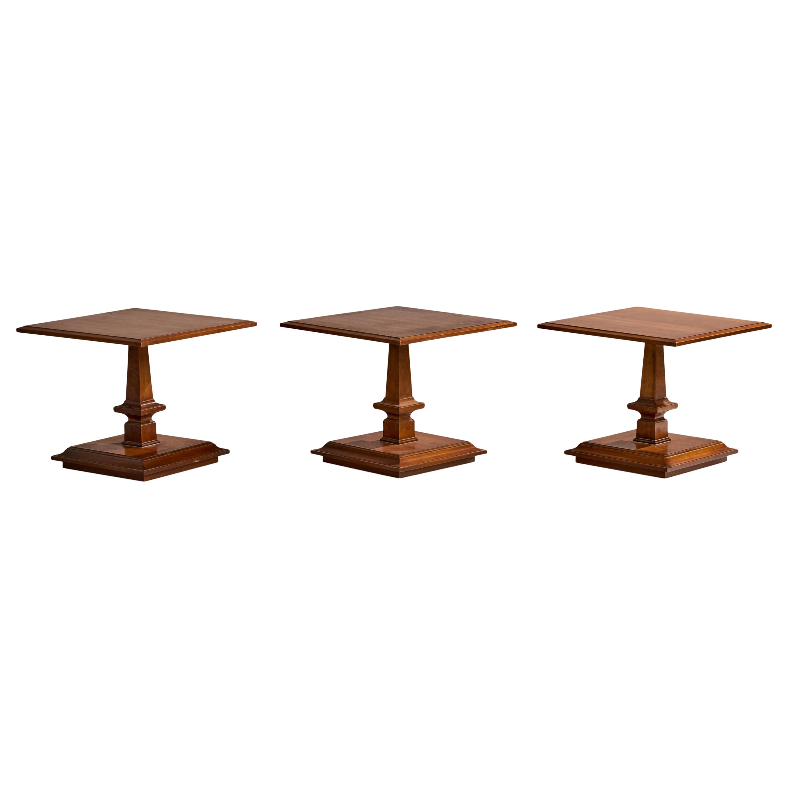 Designer américain, tables d'appoint, noyer, États-Unis, années 1950 en vente